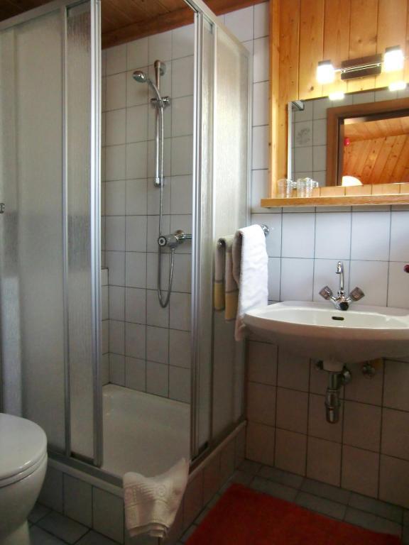 Zimmer Und Ferienwohnungen "Heidis Welt" Podlanig Hermagor-Pressegger See Room photo